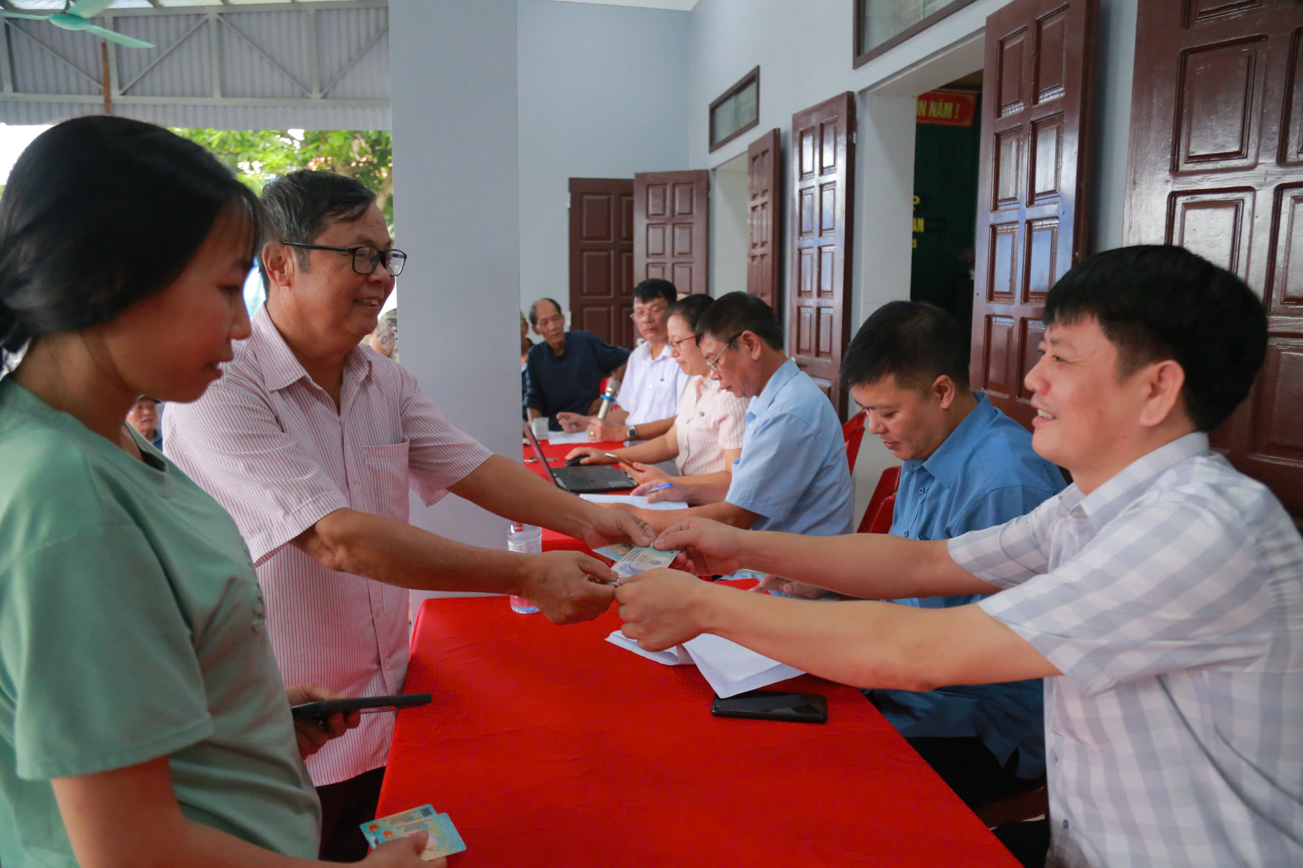 Ninh Bình: 86,84% hộ dân đã nhận quà kỷ niệm 80 năm Quốc khánh 2/9